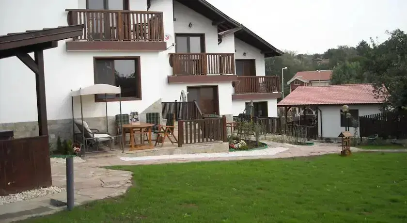 Правец: Villa Atika