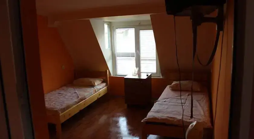 София: Deniz Hostel Han