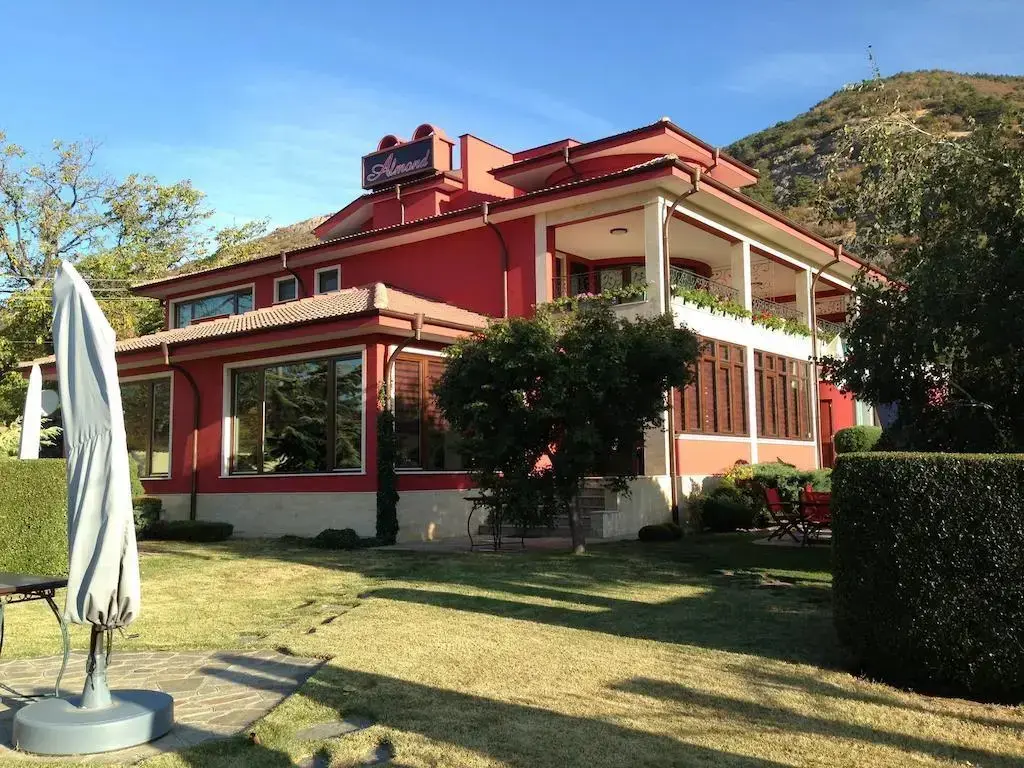 Карлово: Hotel Karlovo