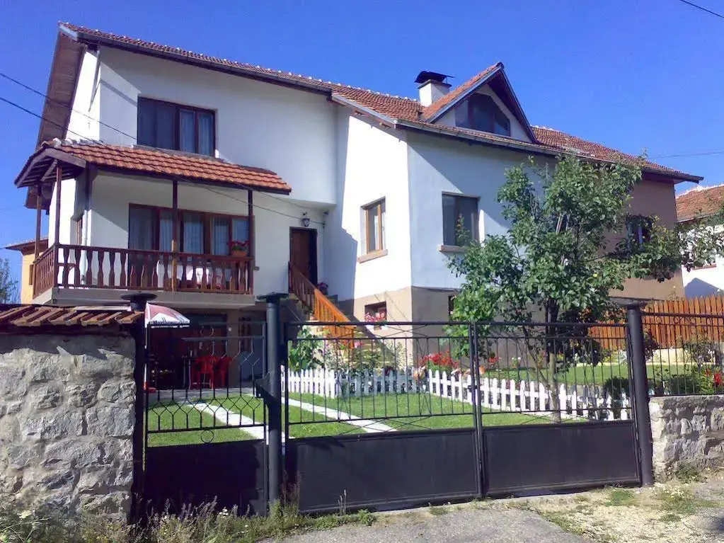 Боровец: Iundova Guest House