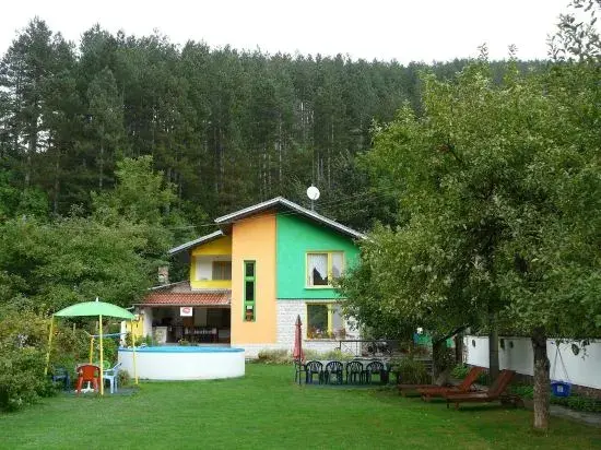 Троян: Villa Colour