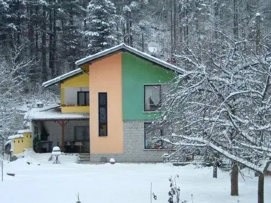 Троян: Villa Colour