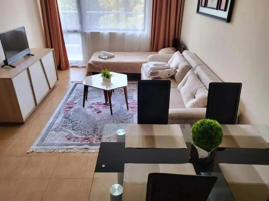 Варна: Golden Maria Apartment Yalta Complex