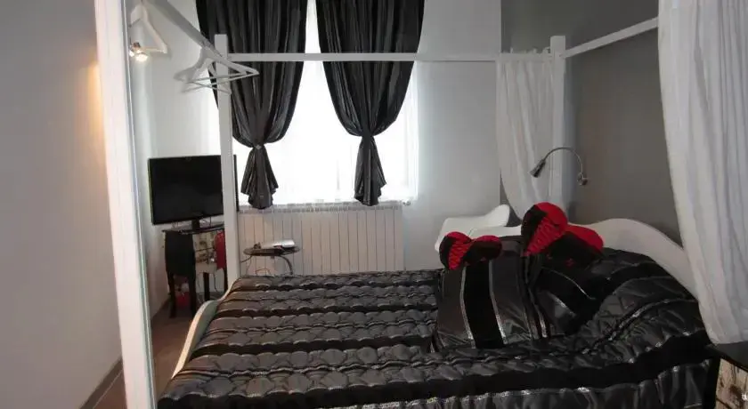 Дупница: The School Hotel
