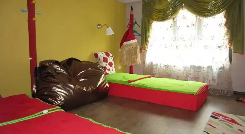 Дупница: The School Hotel