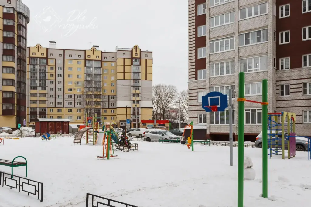 Вологда: Две Подушки на улице Гагарина 15