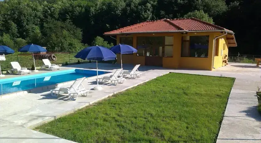 Троян: Family Sport Guest House
