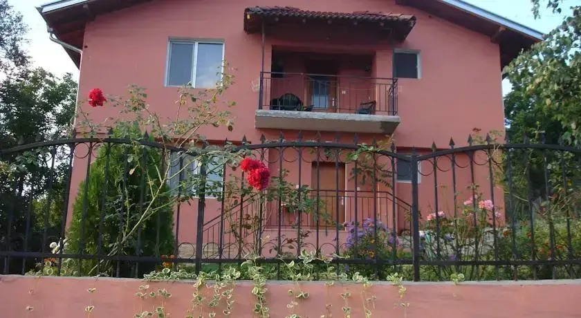 Орешак: Guest House Labadi