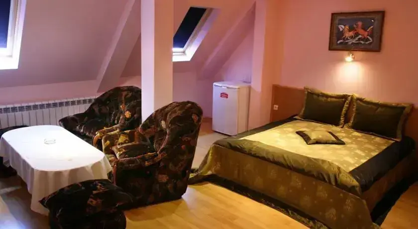 Шумен: Hotel Mehdjarel