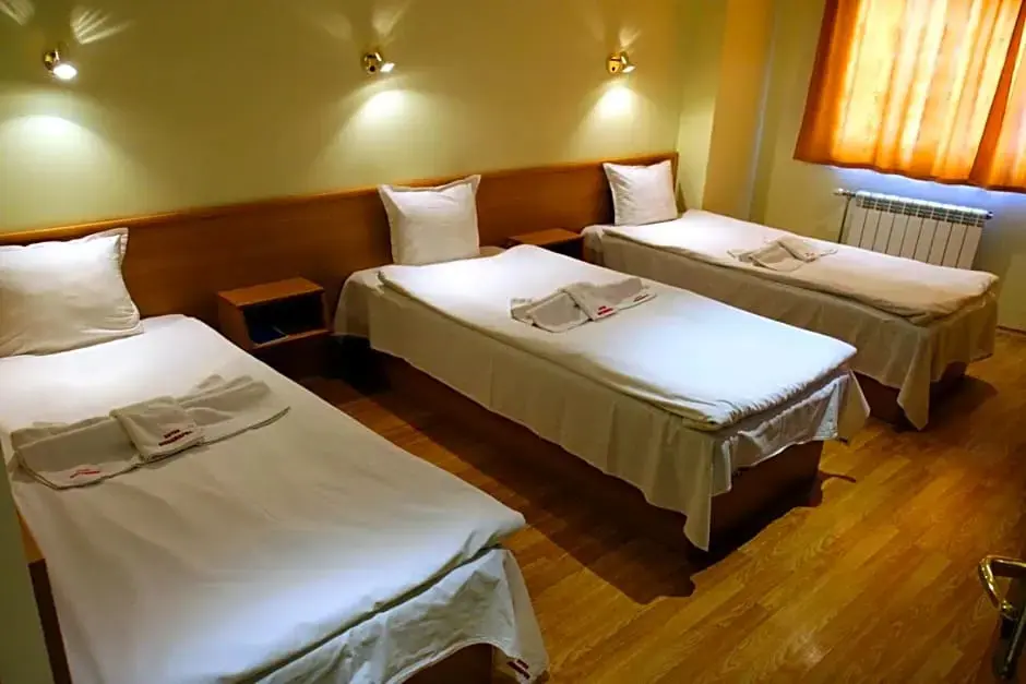 Шумен: Hotel Mehdjarel