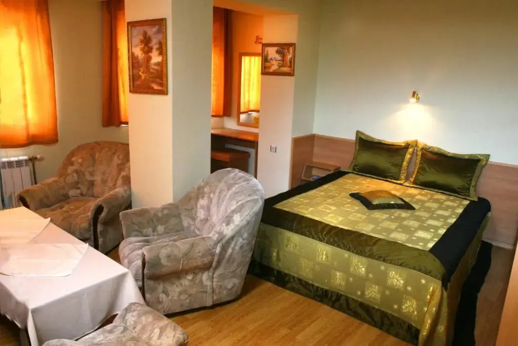 Шумен: Hotel Mehdjarel