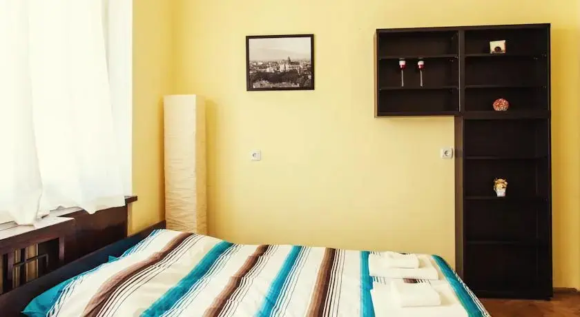 София: Rakovski Apartment
