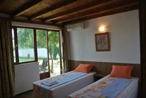 Каварна: Guest House Zdravec