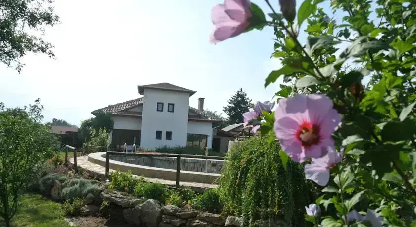 Каварна: Guest House Zdravec