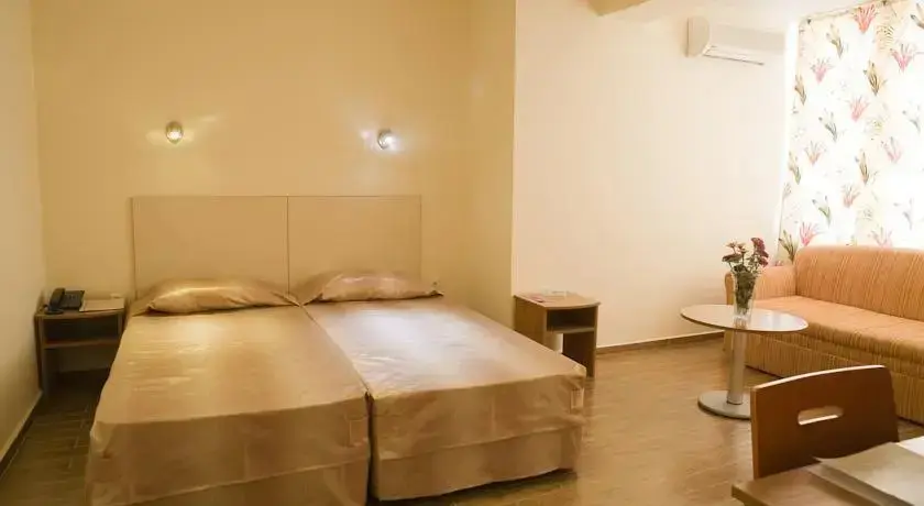 Солнечный берег: Family Hotel Casa Brava