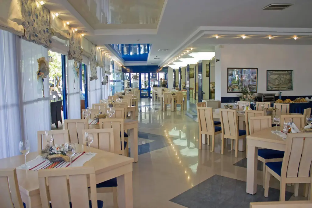 Солнечный берег: The Hotel Palace