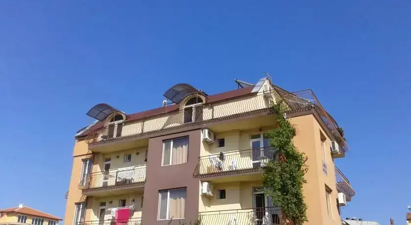 Приморско: Zora Guest House