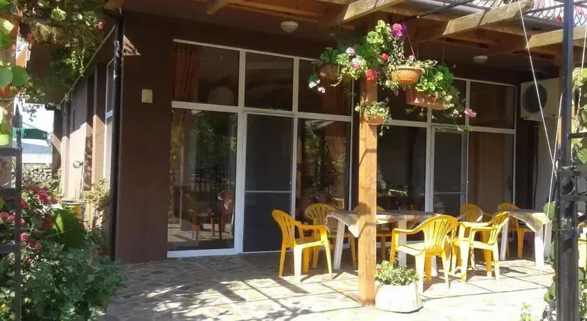 Приморско: Zora Guest House