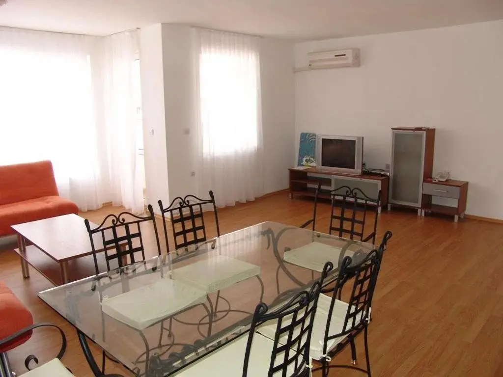 Бургас: Sarafovo Residence