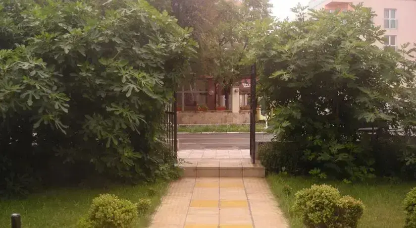 Равда: Adele Guest House