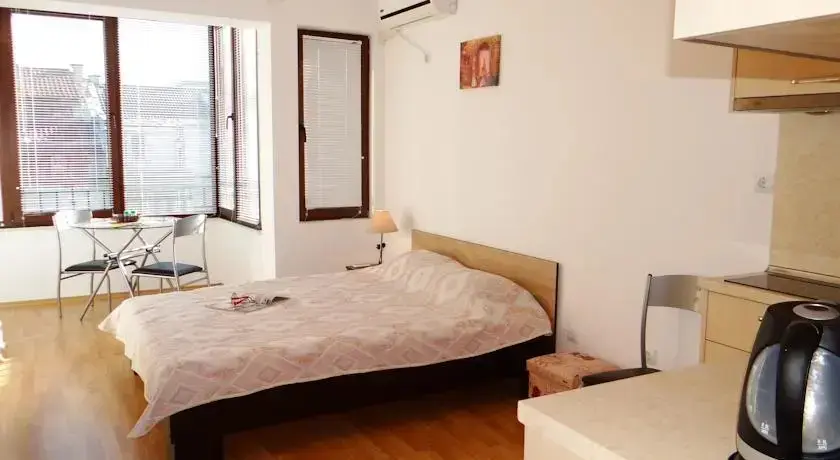 Бургас: Natali Apartment