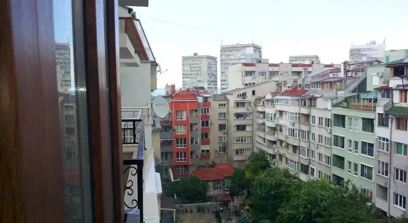 Бургас: Natali Apartment