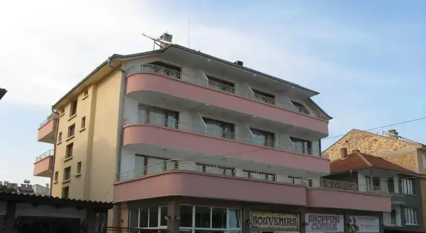 Равда: Tomcho Guest House