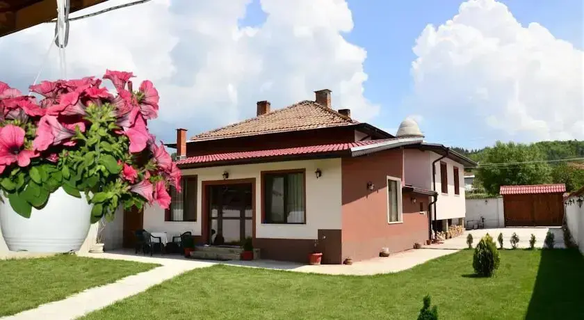 Разлог: Guest House Tania