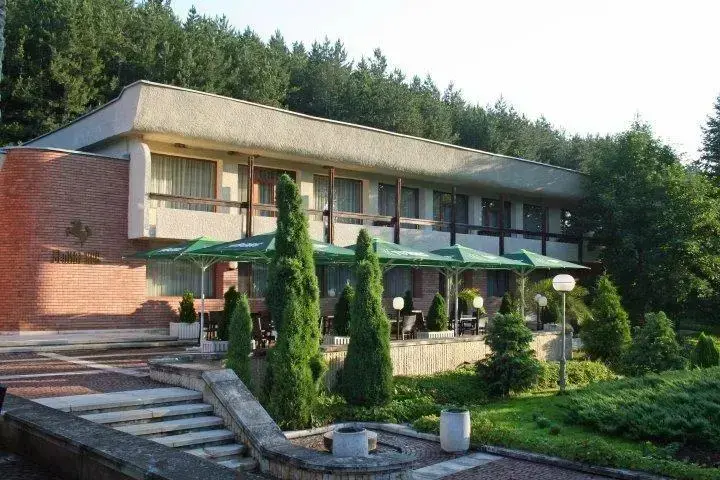 Тырговиште: White Horse Complex