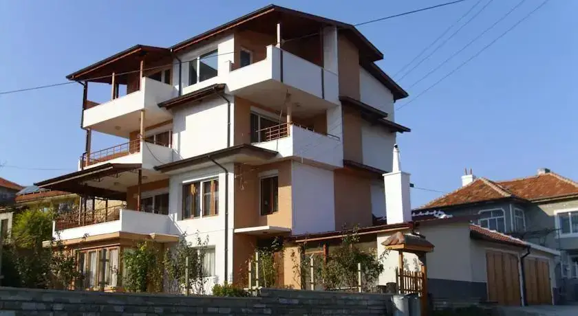 Dimovi Guest House — фото 1