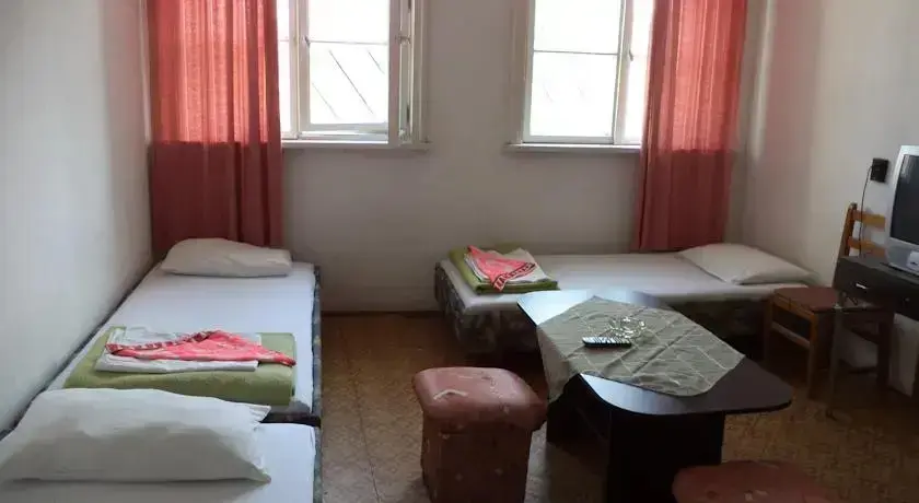Черноморец: Atia Guest House