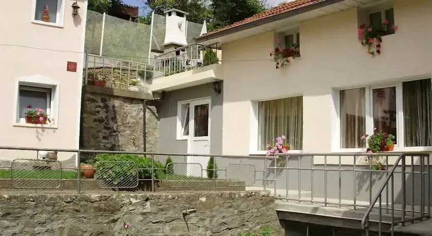 Боженци: Bonevi Guest House