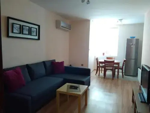 Бургас: Geri Apartment