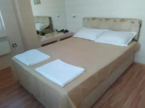 Бургас: Geri Apartment
