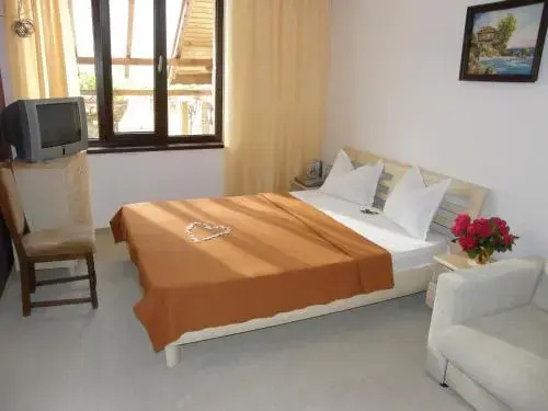 Несебр: Emona Guest House