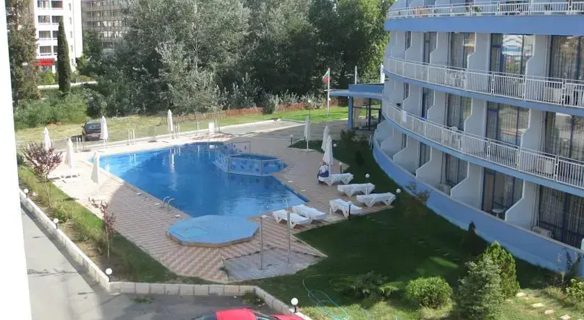 Солнечный берег: Apartcomplex Perla
