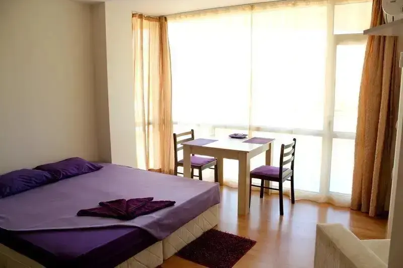Солнечный берег: Apartcomplex Perla