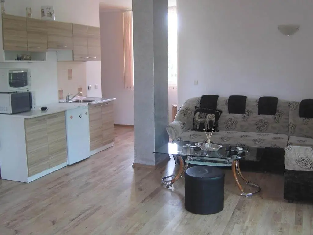 Солнечный берег: Global Ville Apartcomplex