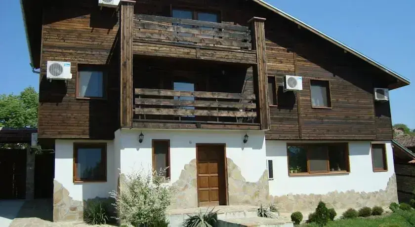 Горна-Оряховица: Moskito Guest House