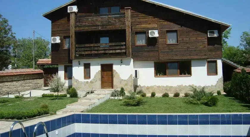 Горна-Оряховица: Moskito Guest House