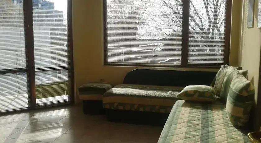 Балчик: Izgrev Apartments