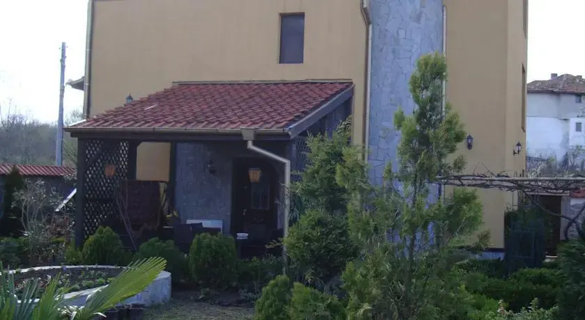 Лозенец: Villa Strandja