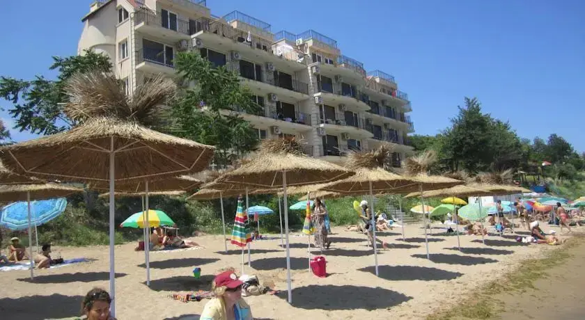 Черноморец: Akra Apartments