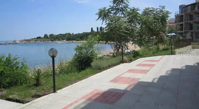 Черноморец: Akra Apartments