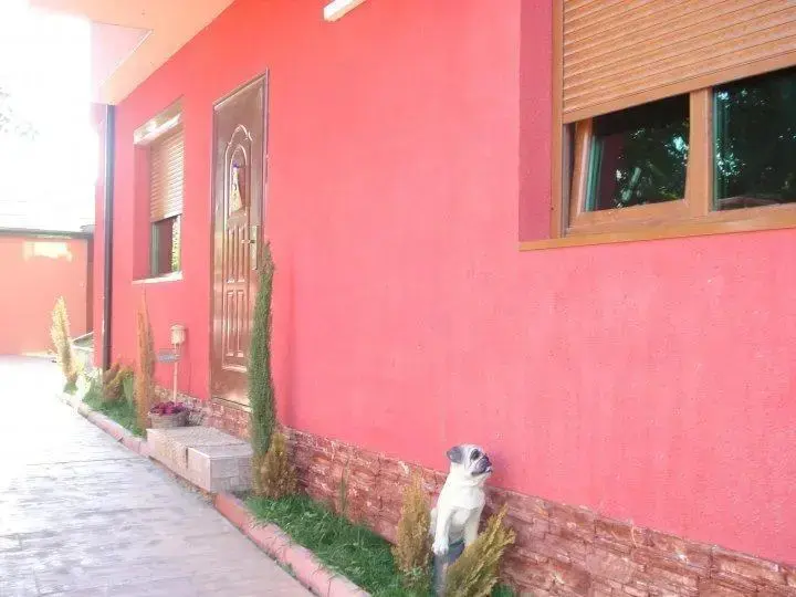 Равда: Red House Family Hotel