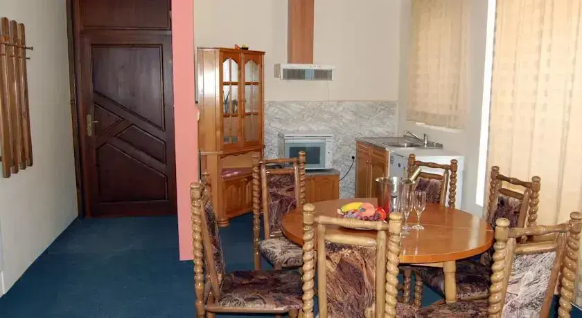 Поморие: Family Hotel Diana