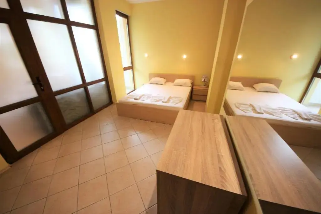 Солнечный берег: Menada Midia Apartments