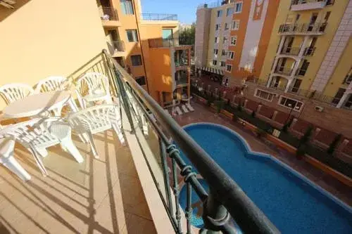 Солнечный берег: Menada Amadeus 3 Apartment
