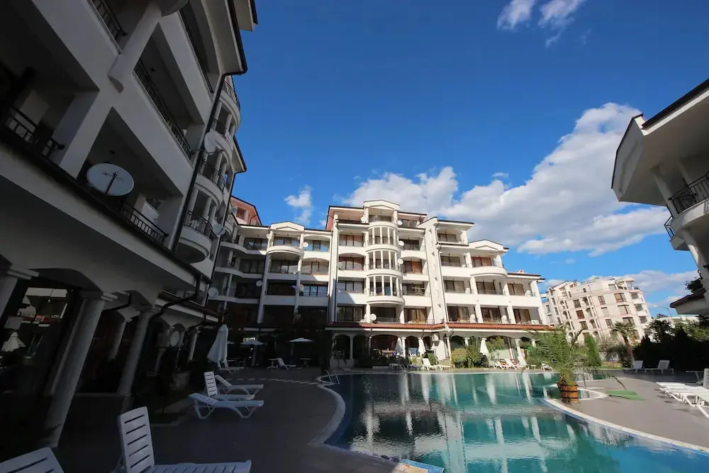 Солнечный берег: Menada Chateau Valon Apartments