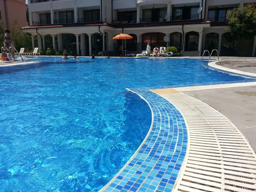 Солнечный берег: Menada Chateau Valon Apartments